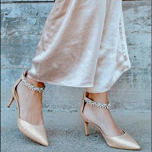 Jewel Badgley Mischka Raleigh Gold Glitter Rhinestone Pointed Toe Pumps, 10